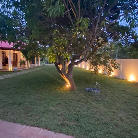 Hummingbird Leisure Villa-Anurâdhapura Extérieur photo